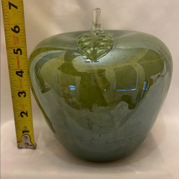 VINTAGE STUNNING HAND BLOWN ART GLASS GREEN APPLE APPROX .7.5” H & 21” DIAMETER - Picture 6 of 9